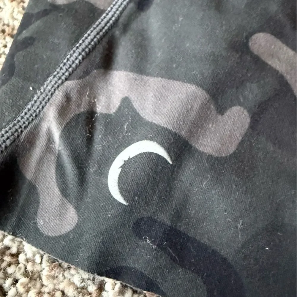 Zyia Active Bike Shorts Camouflage small green black booty shorts exercise